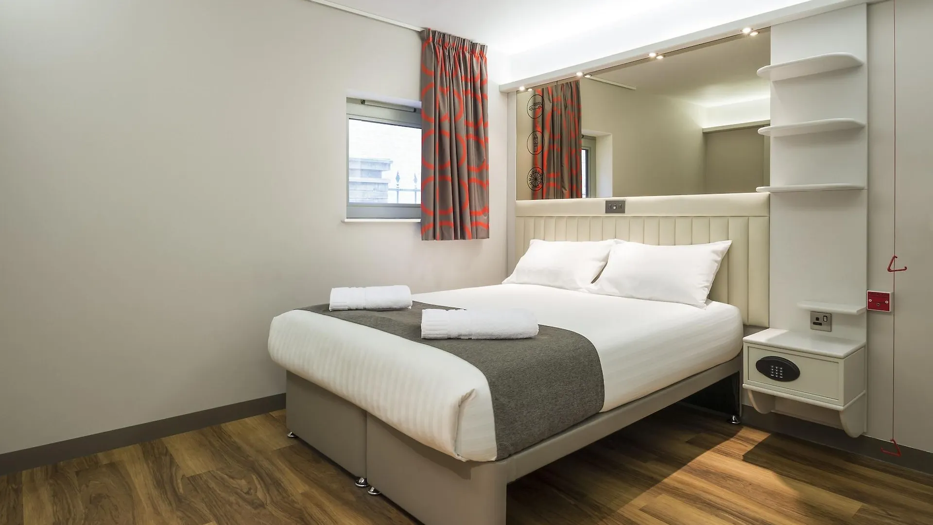 Point A Hotel London Shoreditch 3*,  Storbritannien